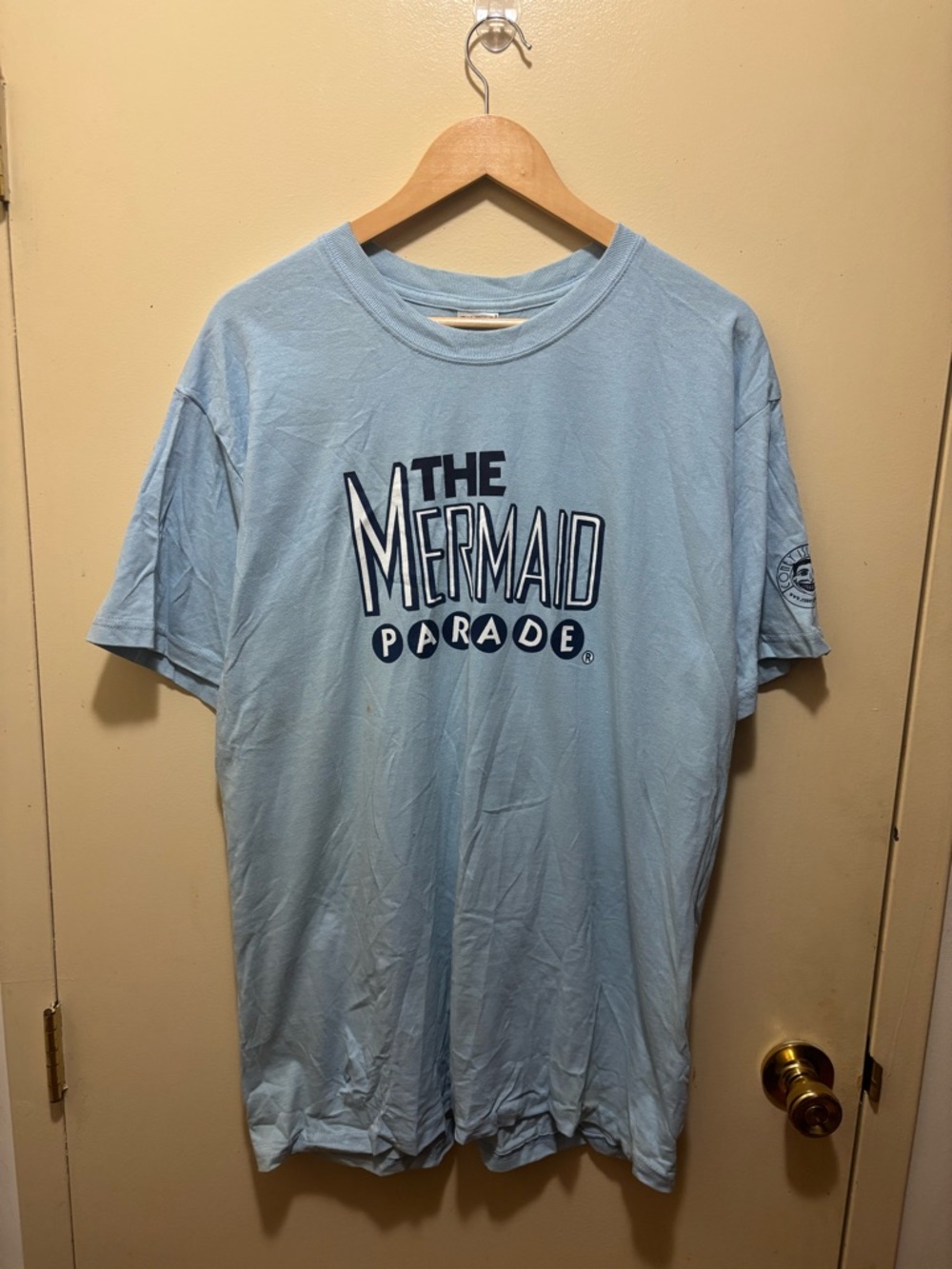 Mermaid Parade blue t-shirt Size L